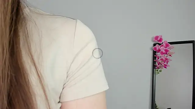 Lilly Colins online show from 12/12/24, 12:22