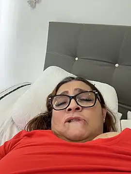 AntonellaAlondra4 online show from 05/13/26, 04:04