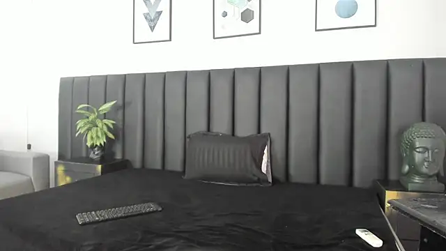 APRILL FOXX online show from 05/06/26, 01:38