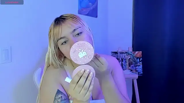 Pretty  zoe online show from 02/11/25, 11:54