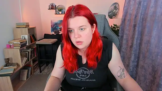 Snapshot of NielletaBlossom chatting on 01/13/26, 02:28 NielletaBlossom online show from 01/13/26, 02:28