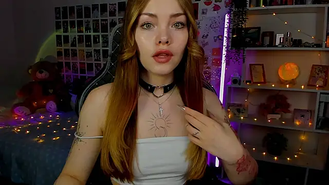 Snapshot of AkiraKatsu chatting on 09/21/25, 11:56 AkiraKatsu online show from 09/21/25, 11:56