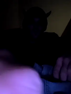 Snapshot of potholder420 chatting on 10/11/25, 04:44 potholder420 online show from 10/11/25, 04:44