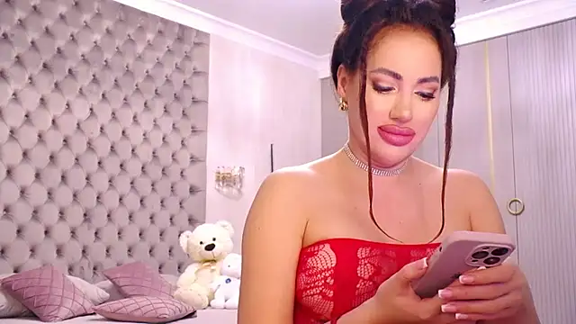 Snapshot of TianaPosh chatting on 10/10/25, 06:07 TianaPosh online show from 10/10/25, 06:07