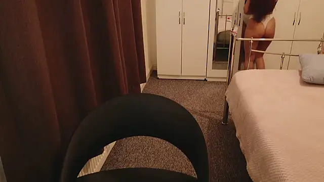 Snapshot of karlaolivia chatting on 10/03/25, 10:12 karlaolivia online show from 10/03/25, 10:12