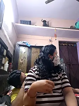 Snapshot of bobbyronak chatting on 12/05/25, 07:10 bobbyronak online show from 12/05/25, 07:10