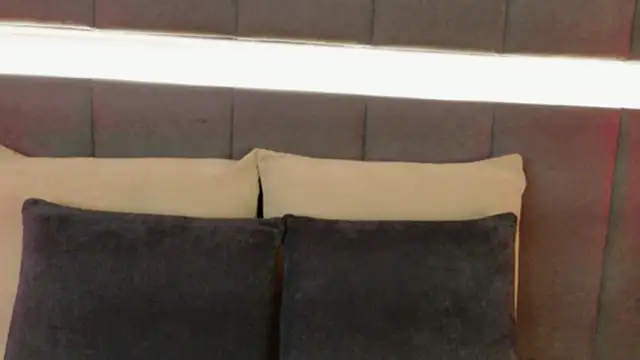 nicolle pierce online show from 10/10/25, 03:11