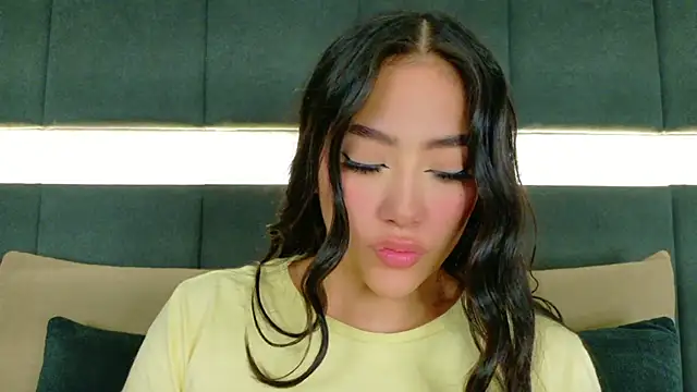 nicolle pierce online show from 11/08/25, 12:49