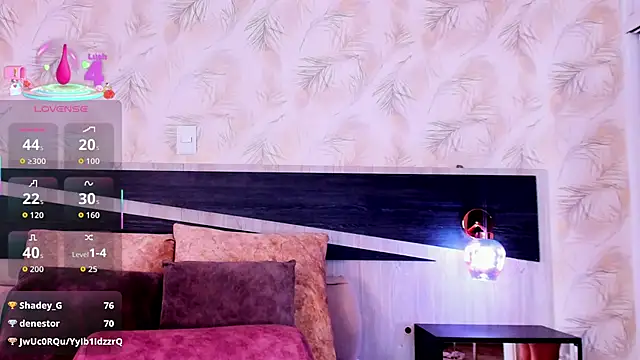 nicolle pierce online show from 12/04/25, 01:20