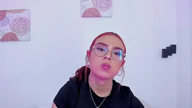 Snapshot of samantha__fairy chatting on 03/05/25, 07:38 samantha fairy online show from 03/05/25, 07:38