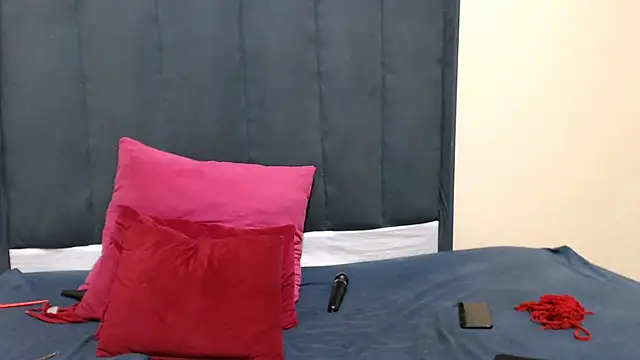 kittykhloe22 online show from 02/27/25, 07:15