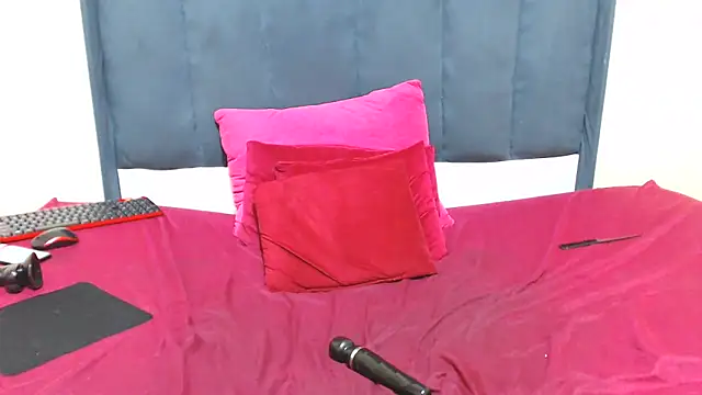 kittykhloe22 online show from 03/03/25, 08:43