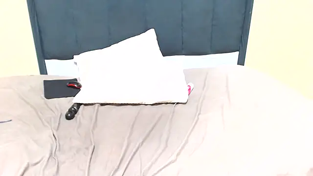 kittykhloe22 online show from 03/11/25, 09:37