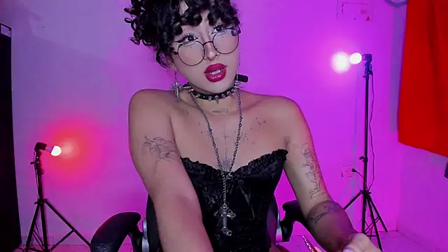 Heka Prudence online show from 05/18/26, 04:07