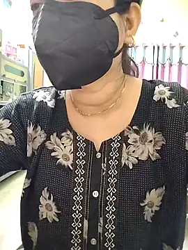 Royalgirl667 online show from 12/05/24, 01:36