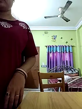 Royalgirl667 online show from 12/06/24, 04:47