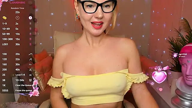 Angel Nikole online show from 12/07/24, 01:58