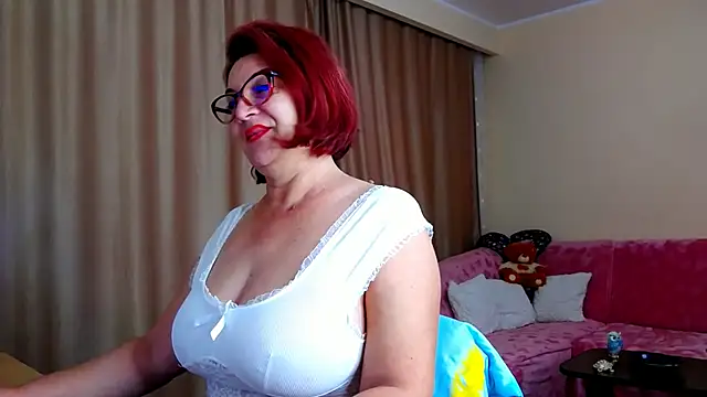 Snapshot of EdithCharm chatting on 10/04/25, 02:48 EdithCharm online show from 10/04/25, 02:48