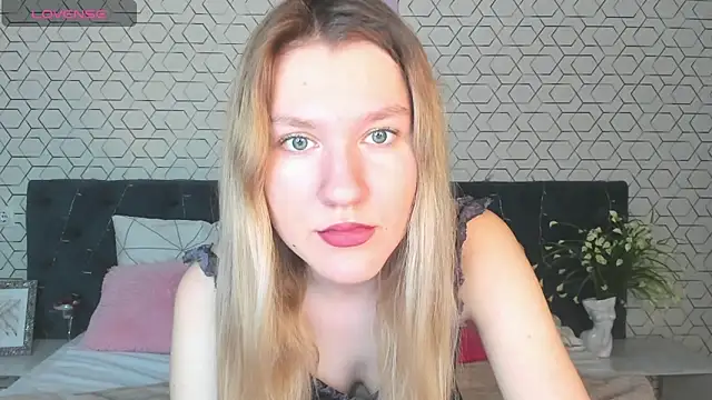 Mariel Brown online show from 01/07/25, 03:02