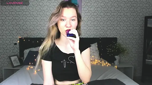 Mariel Brown online show from 02/08/25, 08:31
