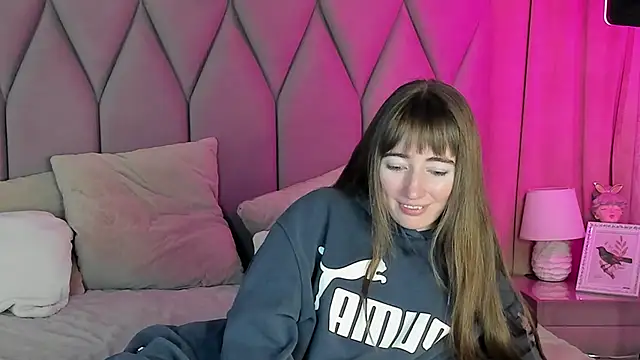 Snapshot of MillicentFarrell chatting on 02/04/25, 07:00 MillicentFarrell online show from 02/04/25, 07:00