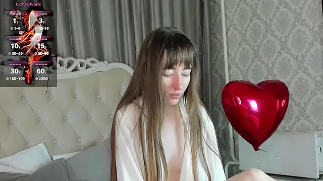 Snapshot of MillicentFarrell chatting on 02/16/25, 09:59 MillicentFarrell online show from 02/16/25, 09:59