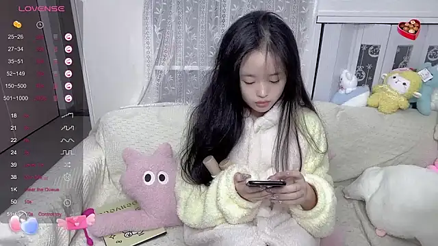 Mia-6688 online show from 01/08/25, 10:04