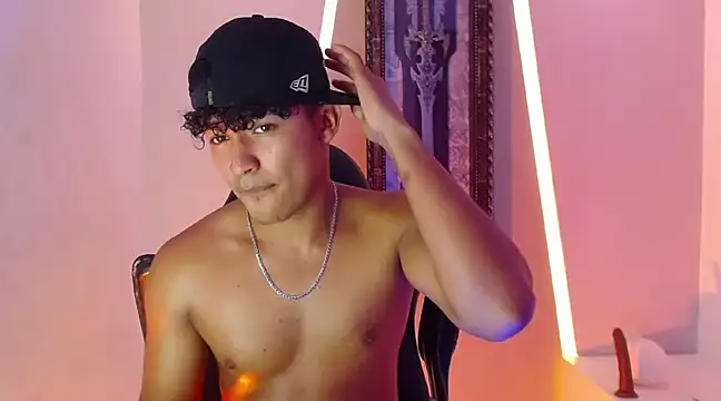 jamescurli  online show from 12/22/24, 11:44