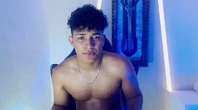 jamescurli  online show from 01/04/25, 08:17