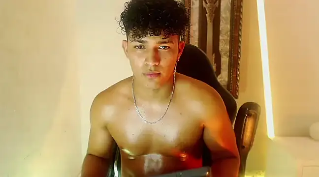 jamescurli  online show from 01/05/25, 03:43