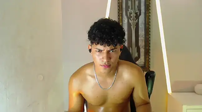 jamescurli  online show from 01/06/25, 08:46