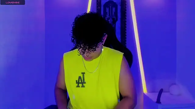 jamescurli  online show from 01/18/25, 04:04