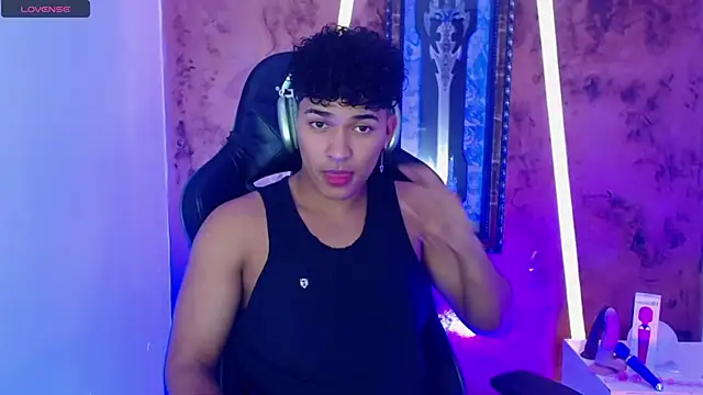 jamescurli  online show from 01/25/25, 05:18