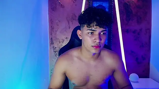 jamescurli  online show from 01/28/25, 07:43