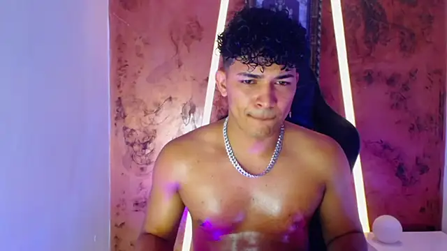 jamescurli  online show from 01/31/25, 08:11