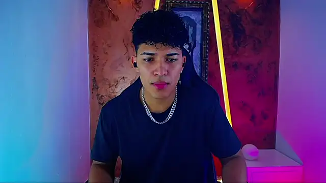 jamescurli  online show from 02/02/25, 04:05