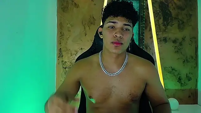 jamescurli  online show from 02/04/25, 07:51