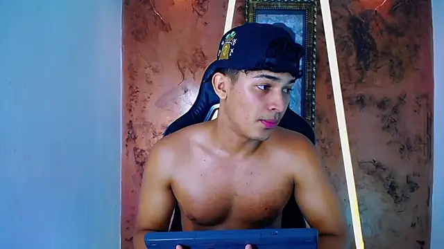 jamescurli  online show from 02/13/25, 05:33