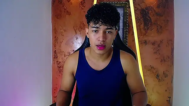 jamescurli  online show from 02/17/25, 09:13