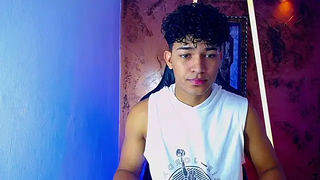 jamescurli  online show from 03/07/25, 05:08