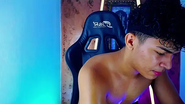 jamescurli  online show from 03/11/25, 08:09