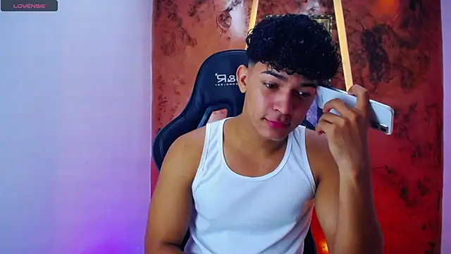 jamescurli  online show from 03/13/25, 05:43