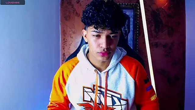 jamescurli  online show from 03/15/25, 04:24