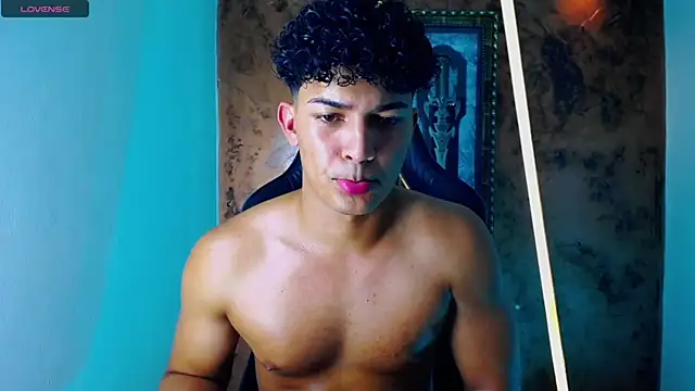 jamescurli  online show from 03/15/25, 01:51