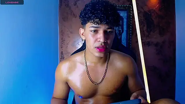 jamescurli  online show from 03/22/25, 04:45