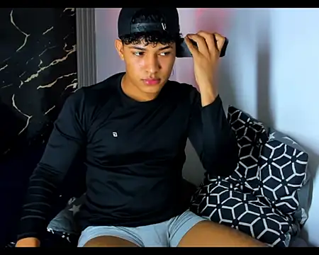 jamescurli  online show from 09/12/25, 11:48