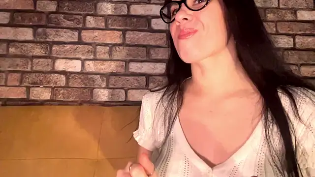 Snapshot of Lora_Squirt chatting on 02/26/25, 01:30 Lora Squirt online show from 02/26/25, 01:30