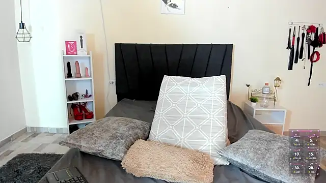 Kimberly lozano online show from 11/29/25, 10:40