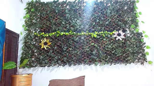 Snapshot of EstrellaRuizz chatting on 09/23/25, 09:34 EstrellaRuizz online show from 09/23/25, 09:34