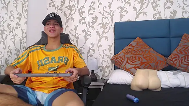 Tyler Rodriguez online show from 02/11/25, 02:57